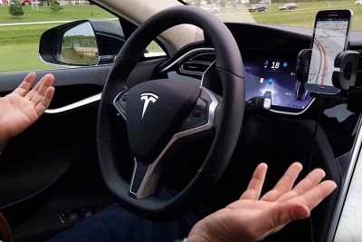 Автопилот Tesla стал причиной сотен аварий и десятков смертей